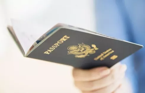 Đi máy bay trong nước có cần hộ chiếu không?
